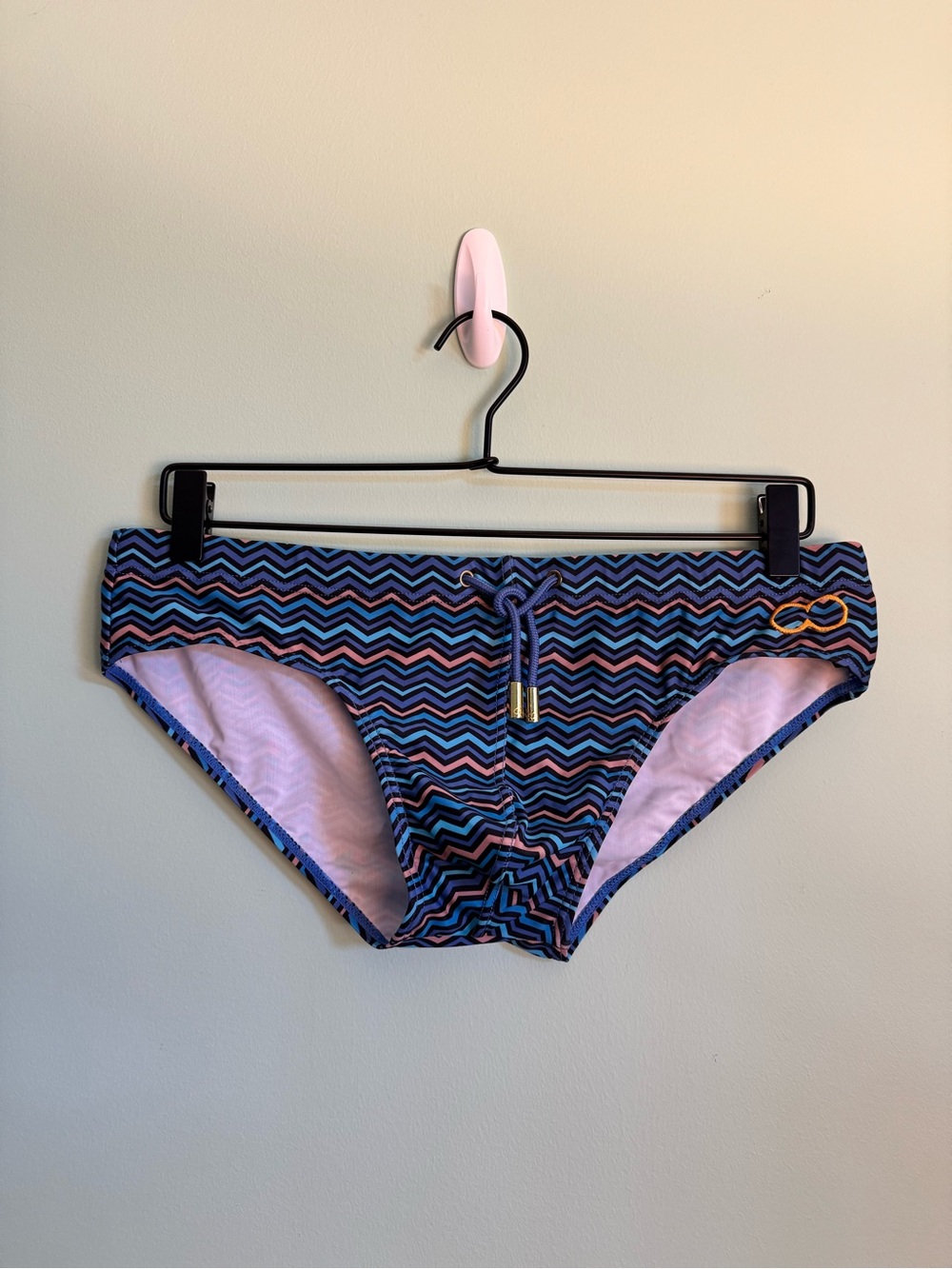Men's 2EROS V10 Swim Brief in Navy/Blue Chevron Stripes - Size XL (35-36)